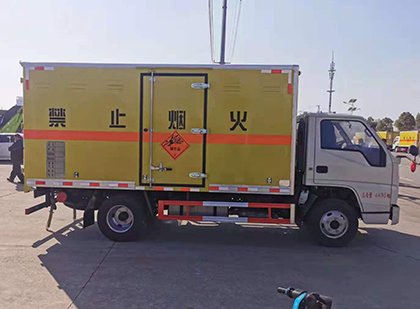 西和爆破器材运输车