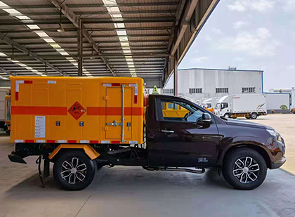西和爆破器材运输车